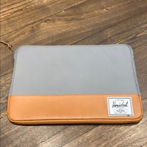 Herschel laptop case